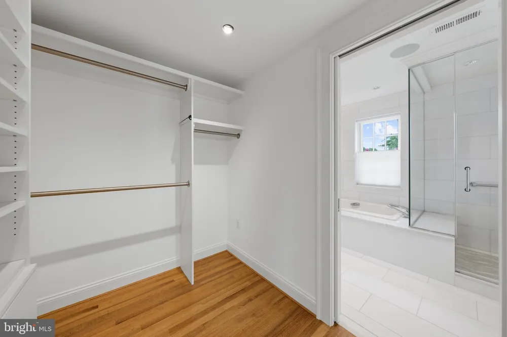 1706 SURREY LANE NW Washington, DC 20007