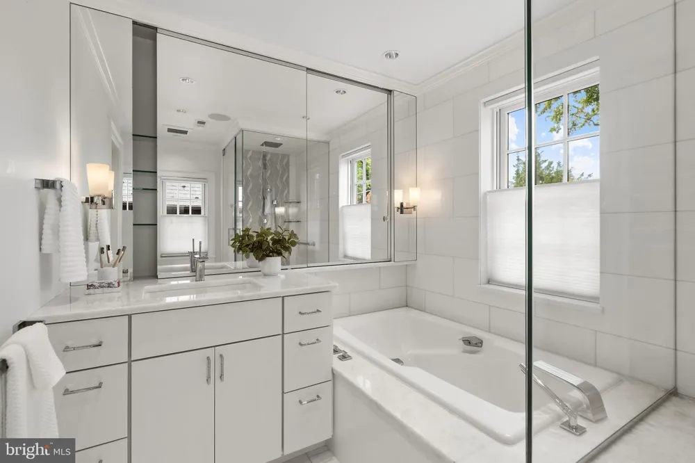 1706 SURREY LANE NW Washington, DC 20007