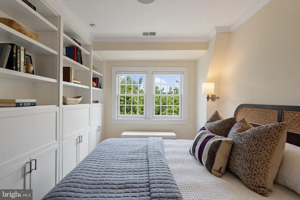 1706 SURREY LANE NW Washington, DC 20007