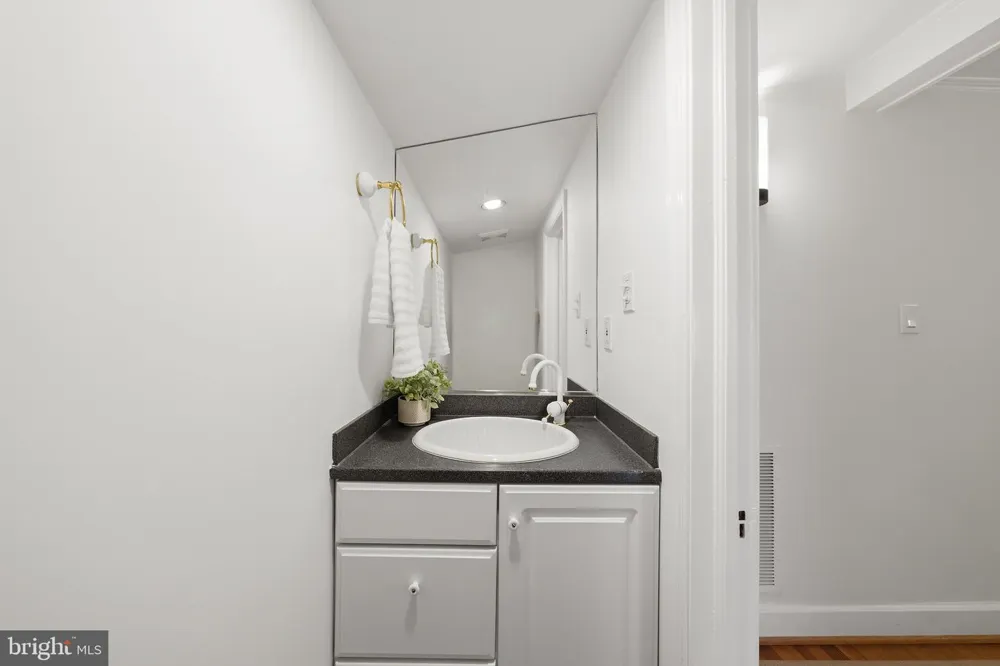 1706 SURREY LANE NW Washington, DC 20007