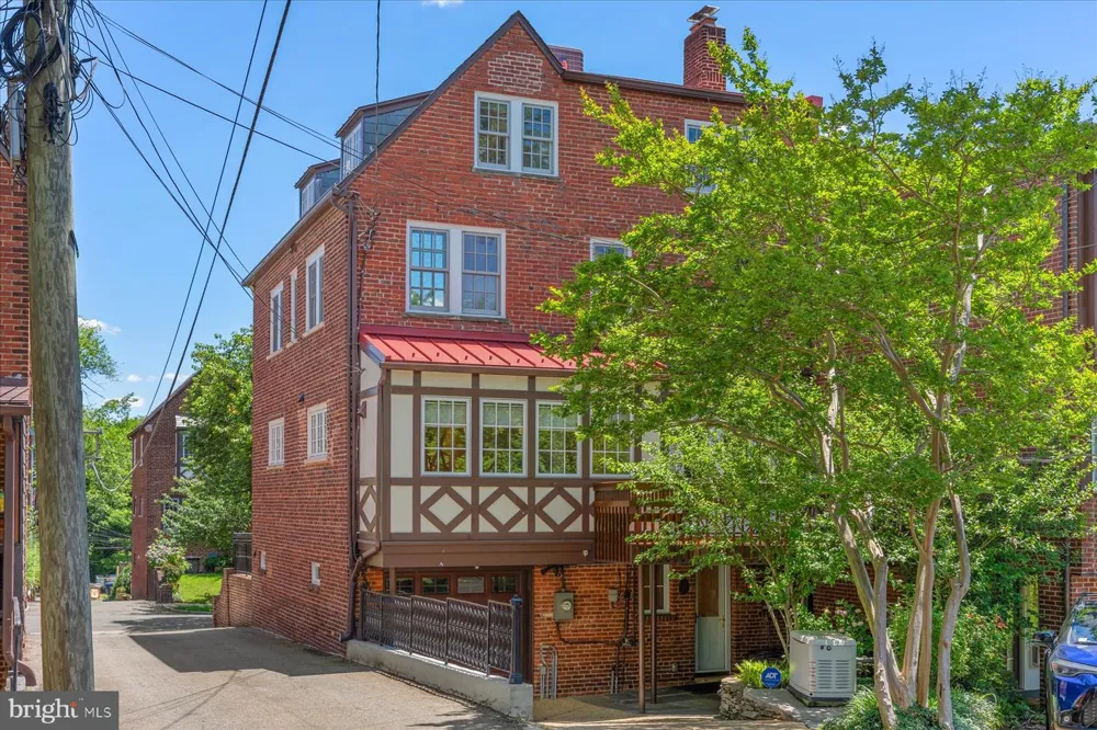 1706 SURREY LANE NW Washington, DC 20007