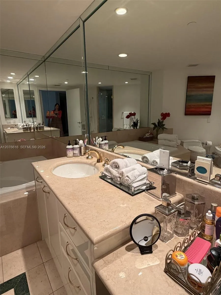 19955 NE 38th Ct #606 Aventura, FL 33180
