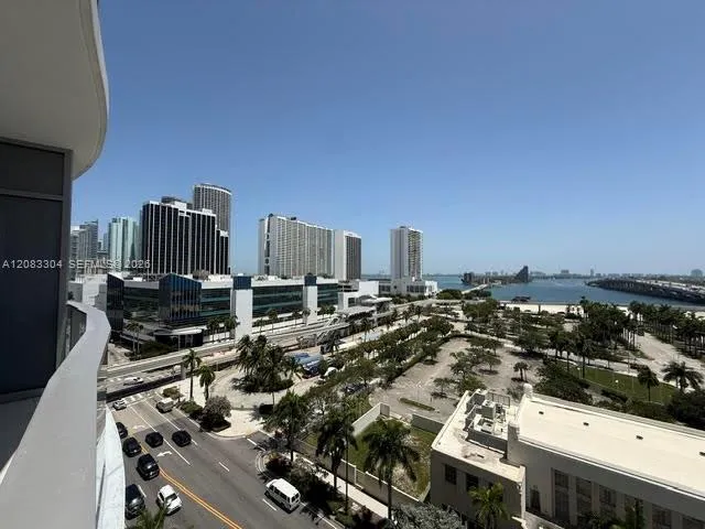 1400 Biscayne Blvd #904 Miami, FL 33132