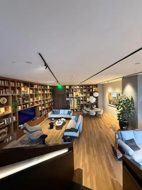 1400 Biscayne Blvd #904 Miami, FL 33132