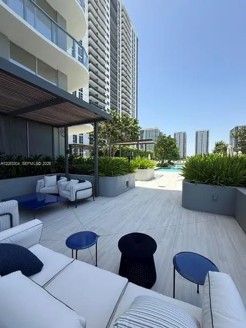 1400 Biscayne Blvd #904 Miami, FL 33132