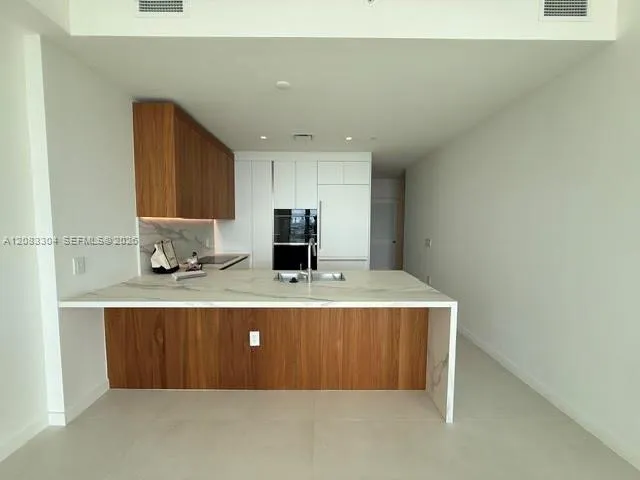 1400 Biscayne Blvd #904 Miami, FL 33132