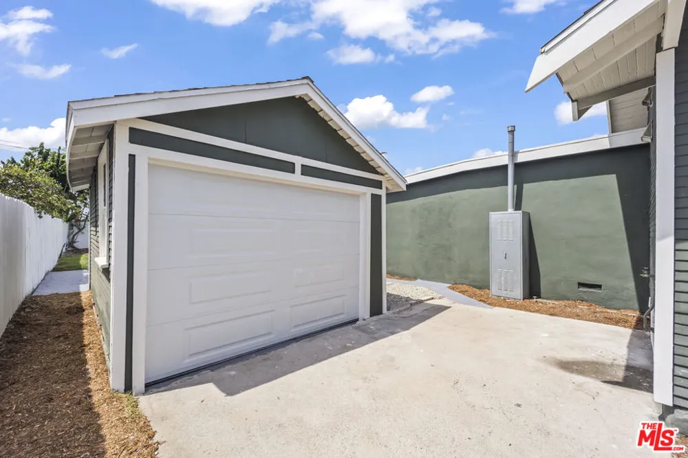 1749 Lewis Avenue Long Beach, CA 90813