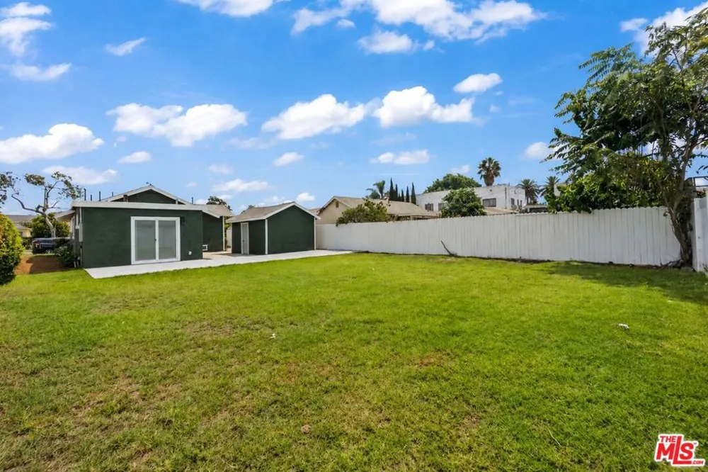 1749 Lewis Avenue Long Beach, CA 90813