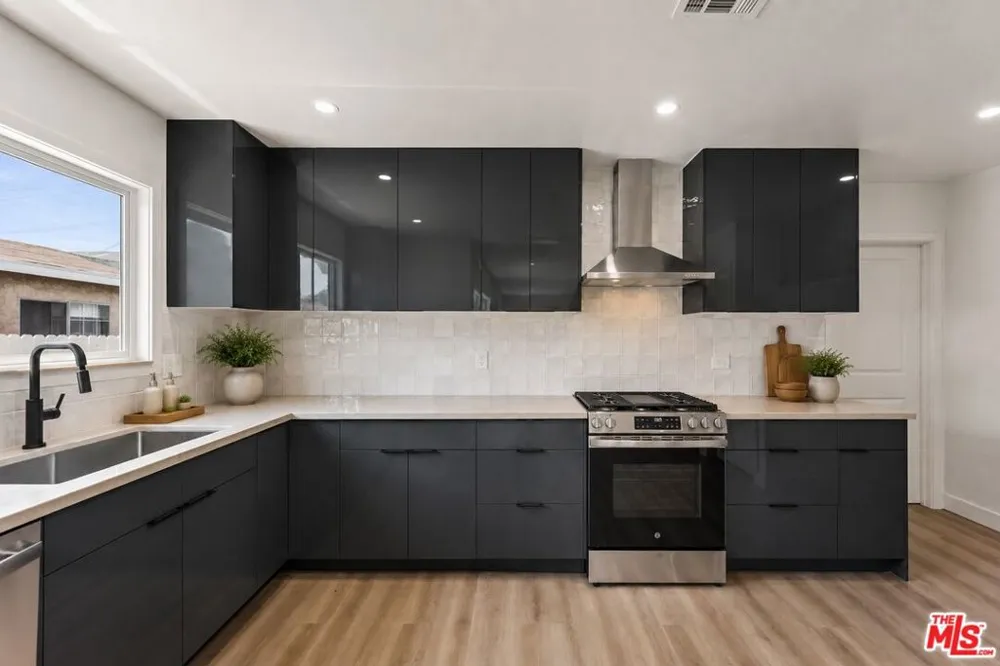 1749 Lewis Avenue Long Beach, CA 90813