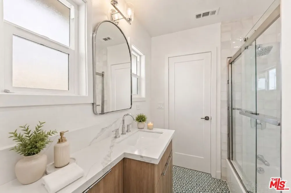 1749 Lewis Avenue Long Beach, CA 90813