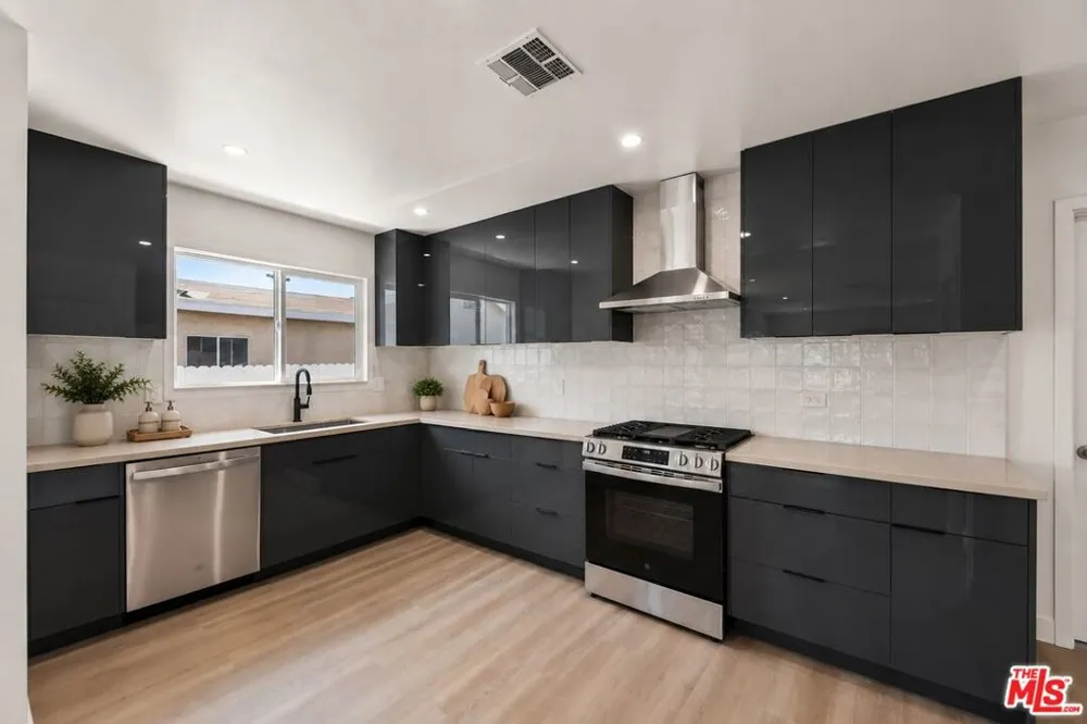 1749 Lewis Avenue Long Beach, CA 90813
