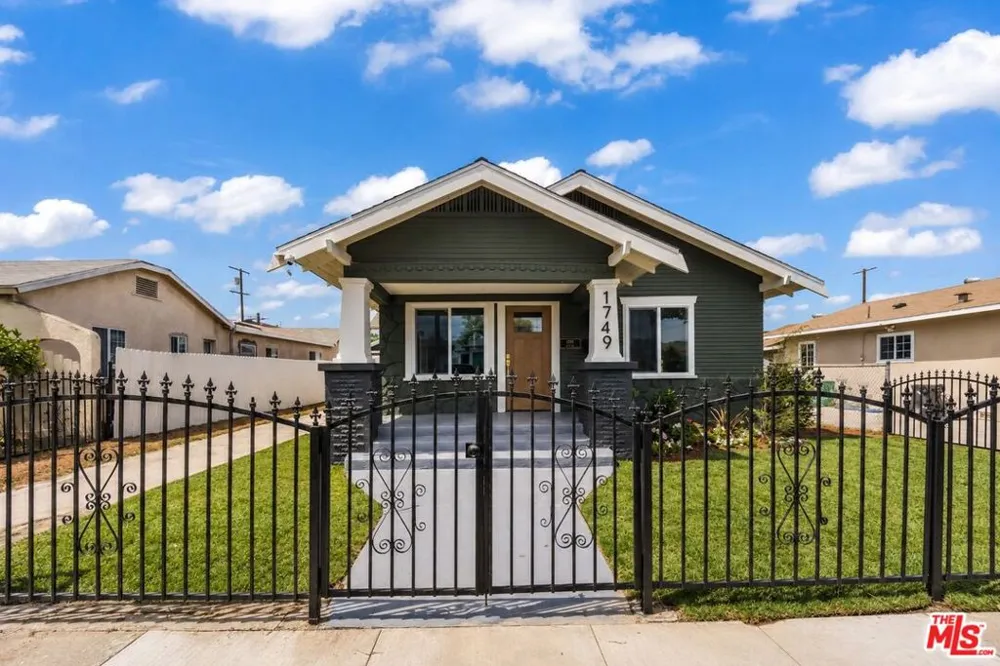 1749 Lewis Avenue Long Beach, CA 90813