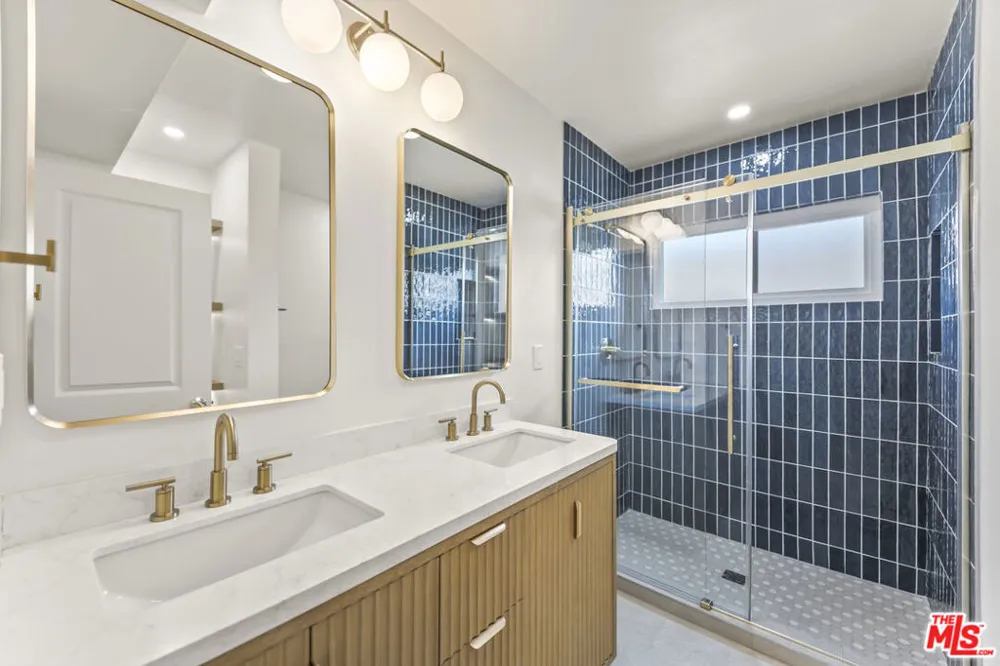 1749 Lewis Avenue Long Beach, CA 90813