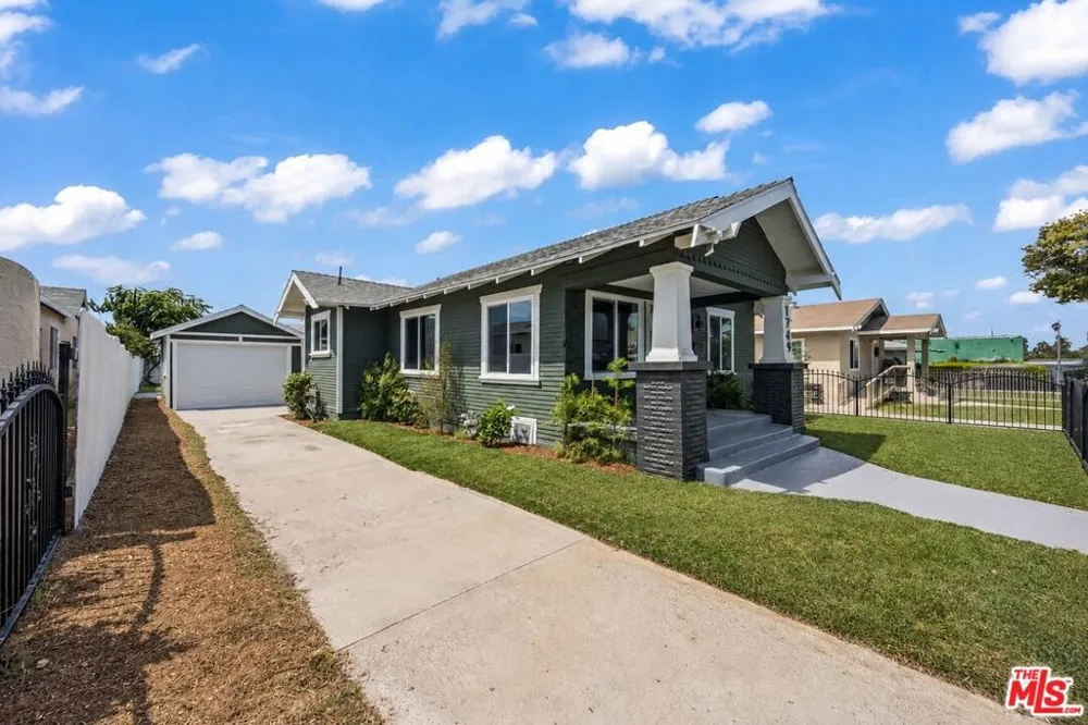 1749 Lewis Avenue Long Beach, CA 90813