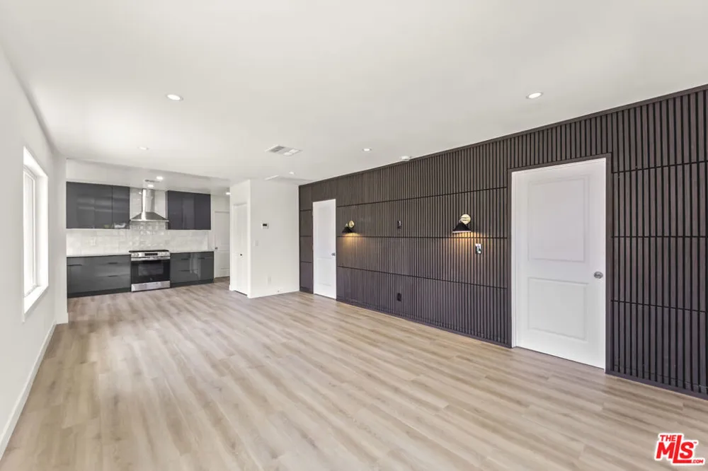 1749 Lewis Avenue Long Beach, CA 90813