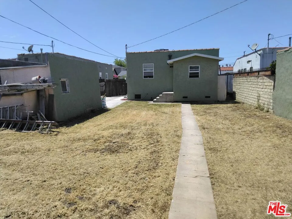 6710 4th Avenue Los Angeles, CA 90043