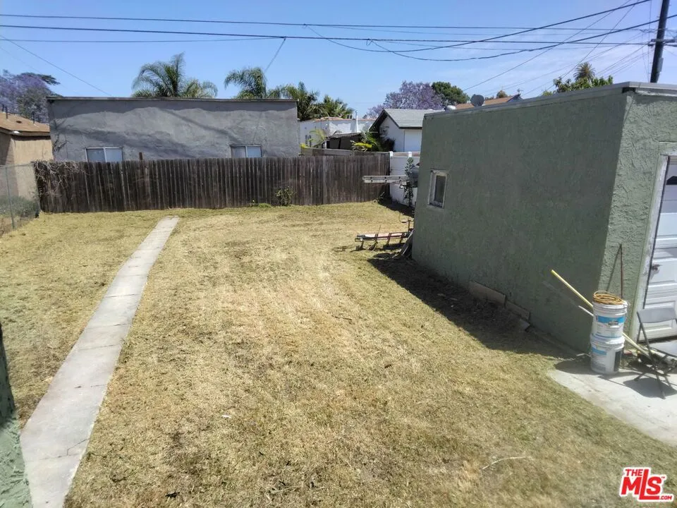 6710 4th Avenue Los Angeles, CA 90043