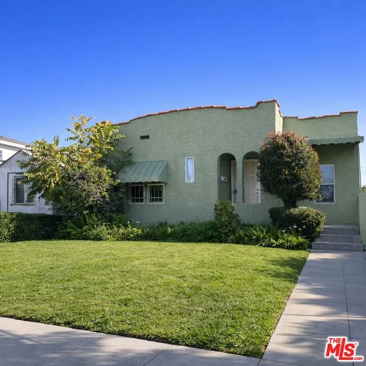 6710 4th Avenue Los Angeles, CA 90043