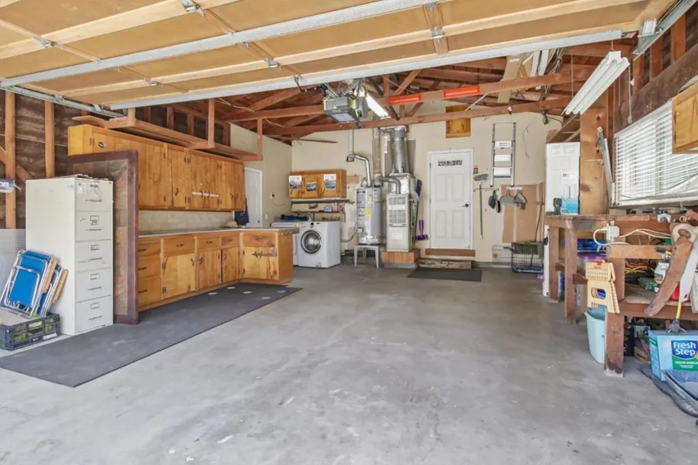 8980 Oak Road Salinas, CA 93907