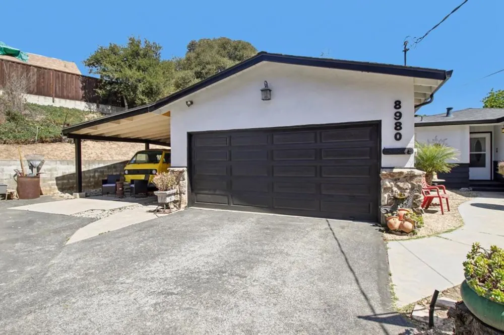 8980 Oak Road Salinas, CA 93907