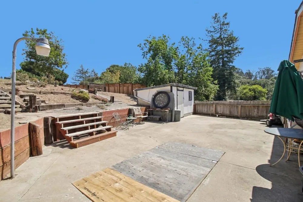 8980 Oak Road Salinas, CA 93907