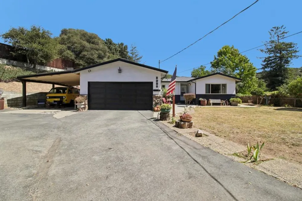 8980 Oak Road Salinas, CA 93907