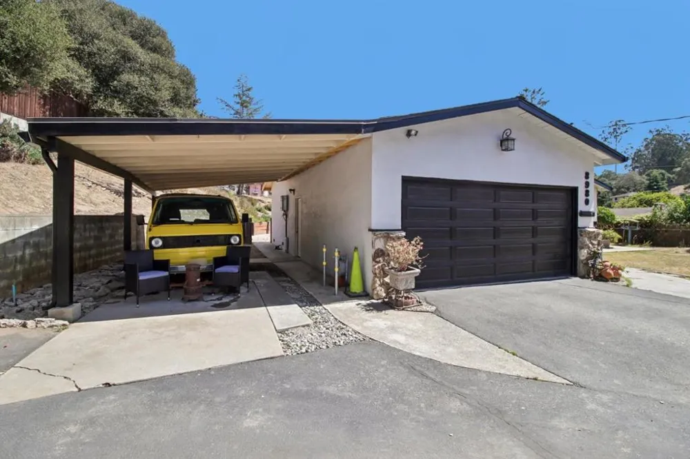 8980 Oak Road Salinas, CA 93907