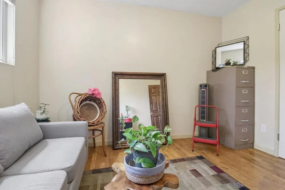 8980 Oak Road Salinas, CA 93907