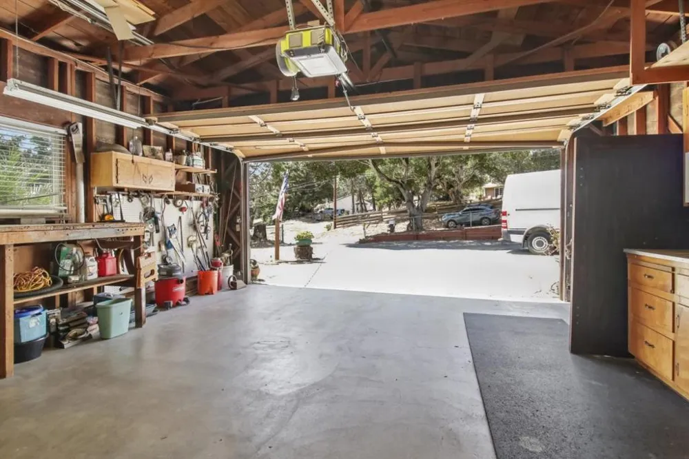 8980 Oak Road Salinas, CA 93907