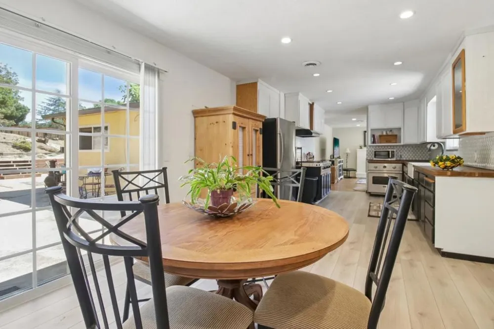 8980 Oak Road Salinas, CA 93907