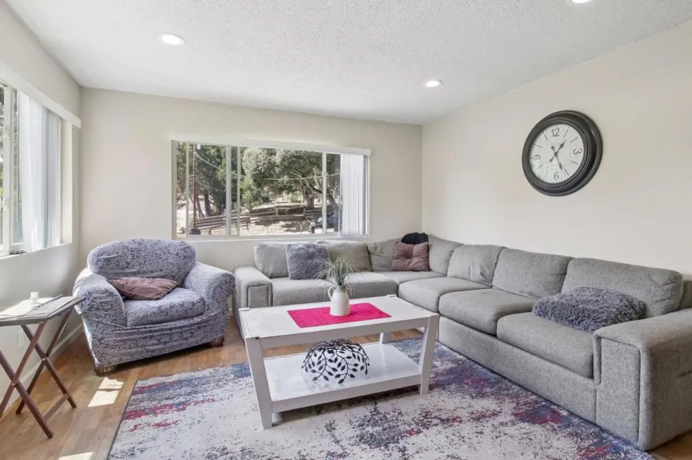 8980 Oak Road Salinas, CA 93907