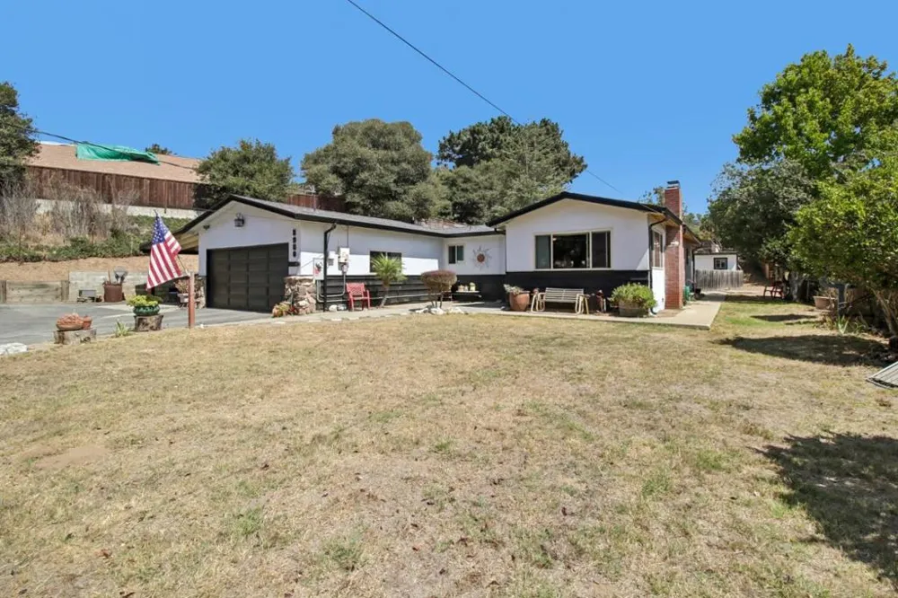 8980 Oak Road Salinas, CA 93907