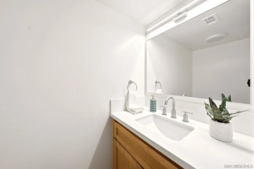 8113 Blythe Ct San Diego, CA 92126
