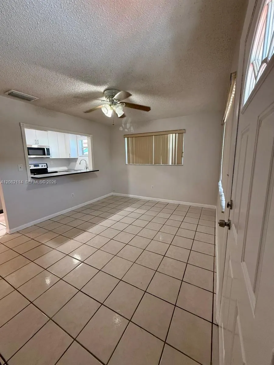 2433 SW 11th St Miami, FL 33135