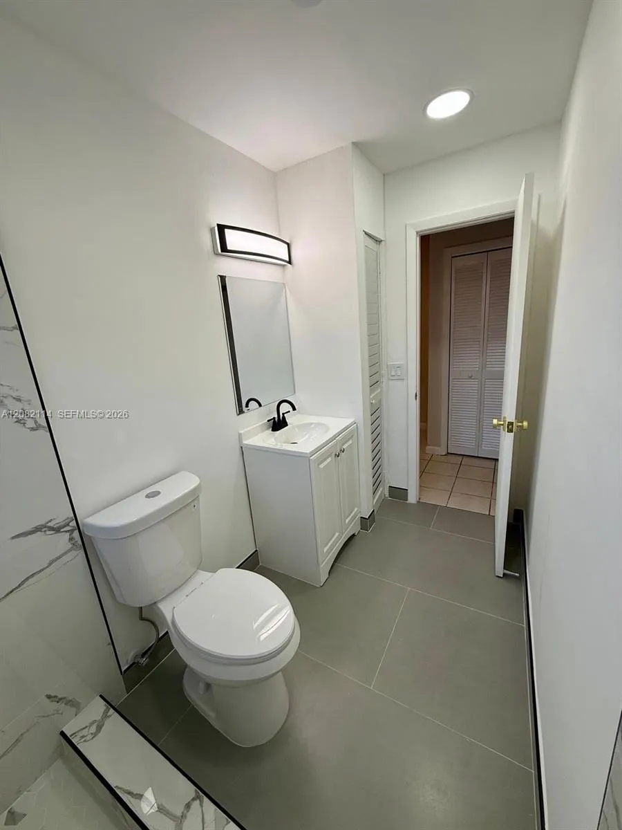 2433 SW 11th St Miami, FL 33135