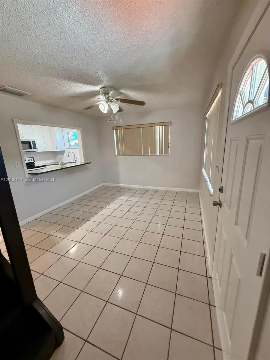 2433 SW 11th St Miami, FL 33135