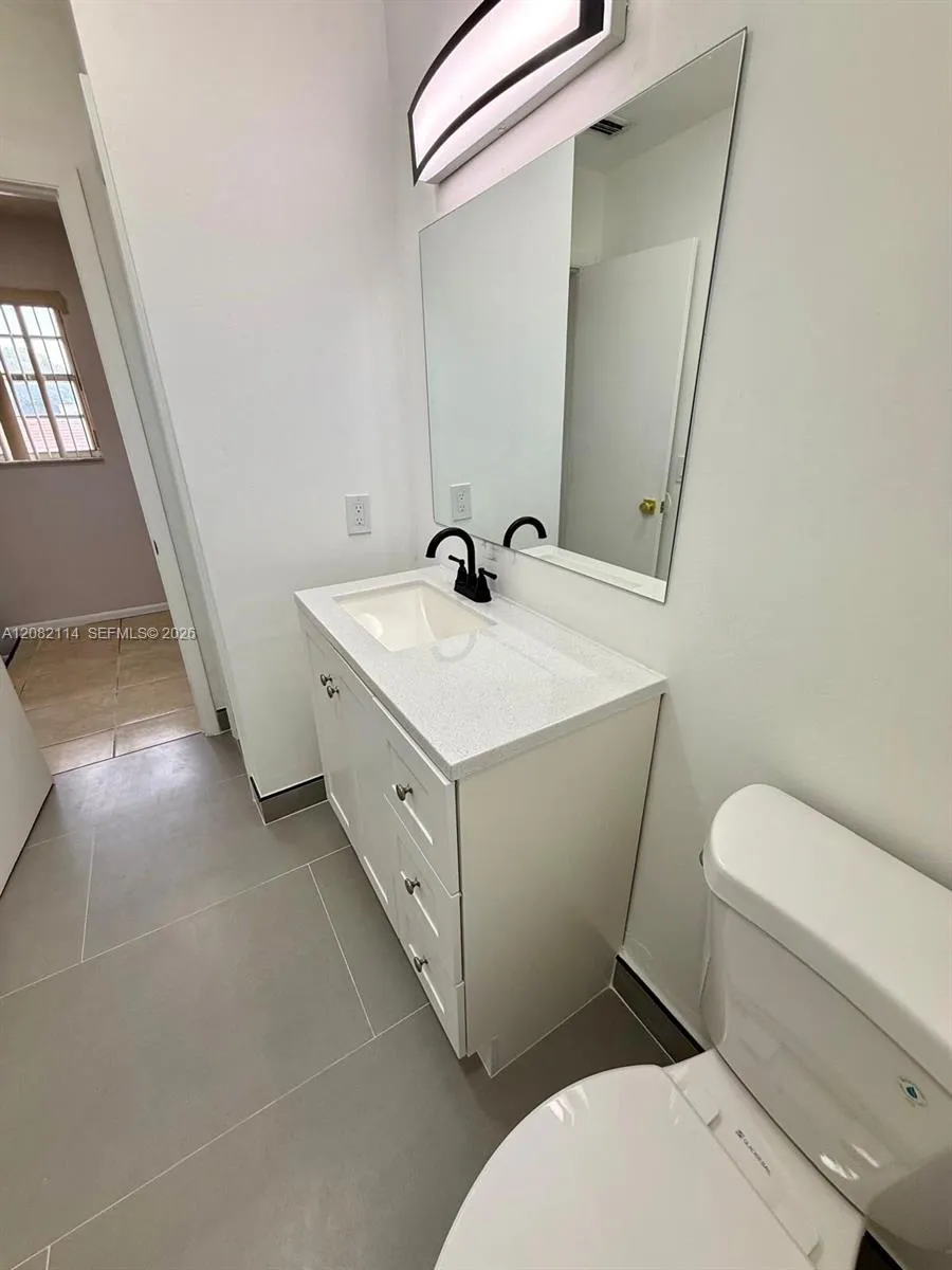 2433 SW 11th St Miami, FL 33135