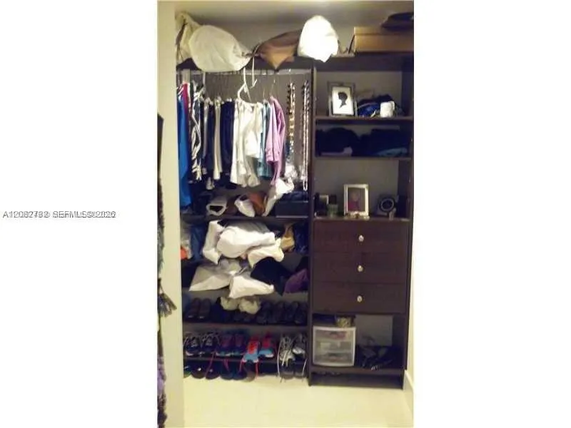 2950 NE 188th St #304 Aventura, FL 33180