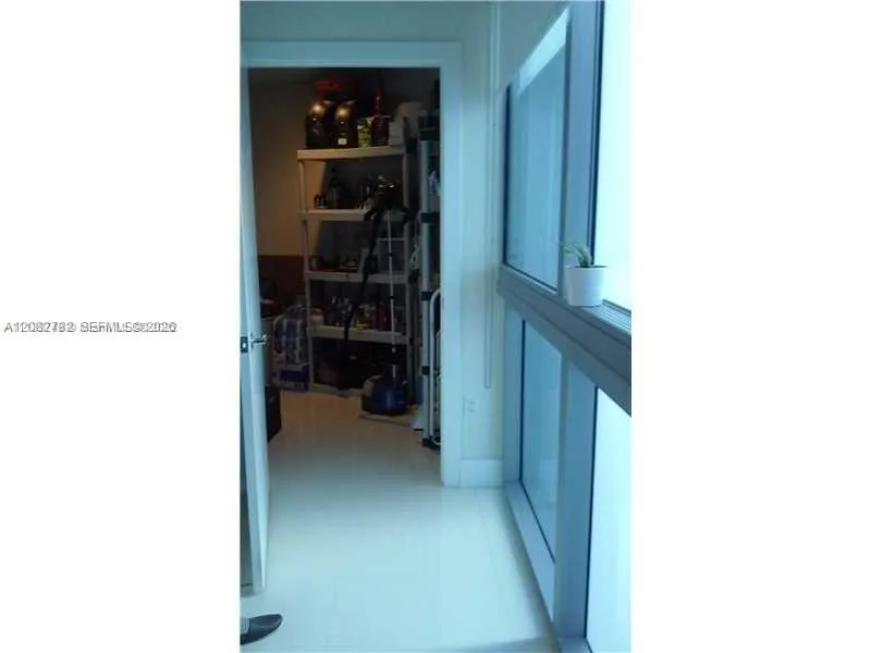 2950 NE 188th St #304 Aventura, FL 33180