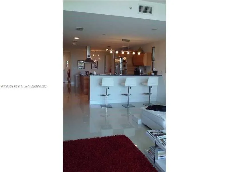 2950 NE 188th St #304 Aventura, FL 33180