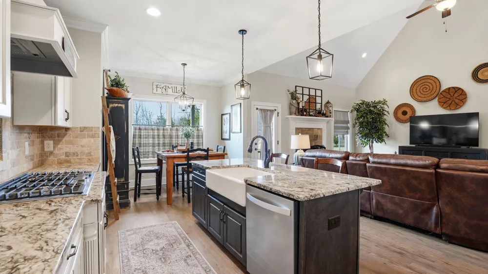 4282 Coles Ferry Pike Lebanon, TN 37087
