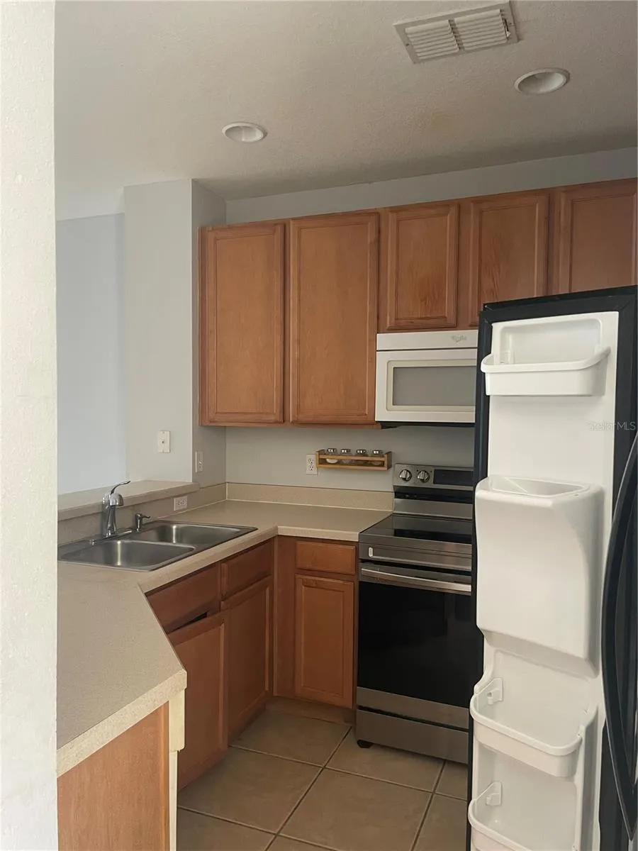 9385 JASMINE FLOWER LANE #167 Orlando, FL 32832