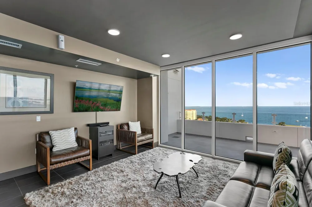 176 4TH AVENUE NE #1002 St Petersburg, FL 33701