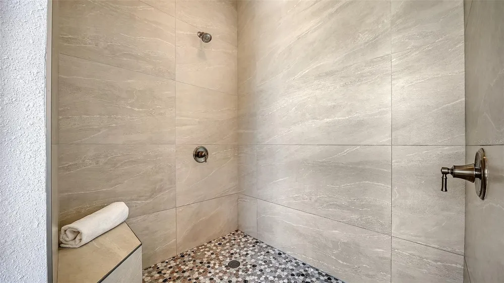 560 CHIPPING LANE Longboat Key, FL 34228