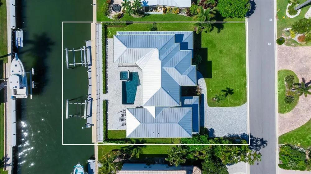 560 CHIPPING LANE Longboat Key, FL 34228
