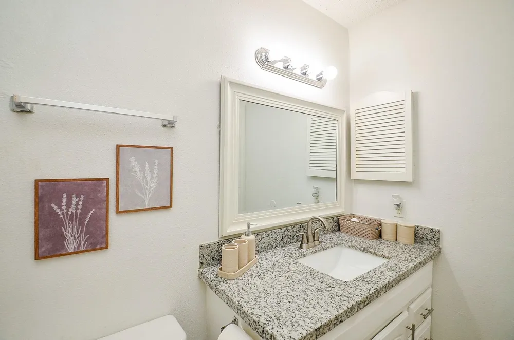 17401 Red Oak Drive #64 Houston, TX 77090