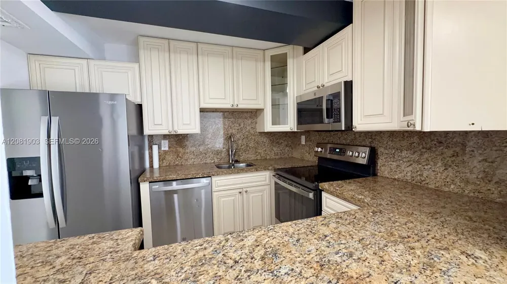 210 172nd St #428 Sunny Isles Beach, FL 33160