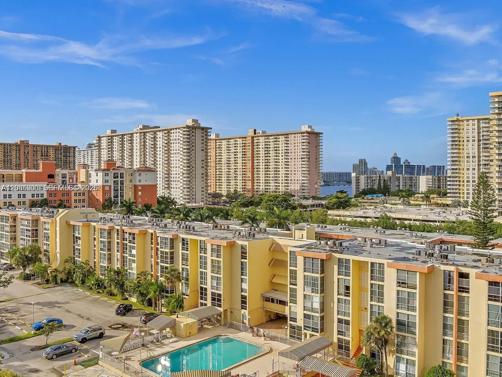 210 172nd St #428 Sunny Isles Beach, FL 33160
