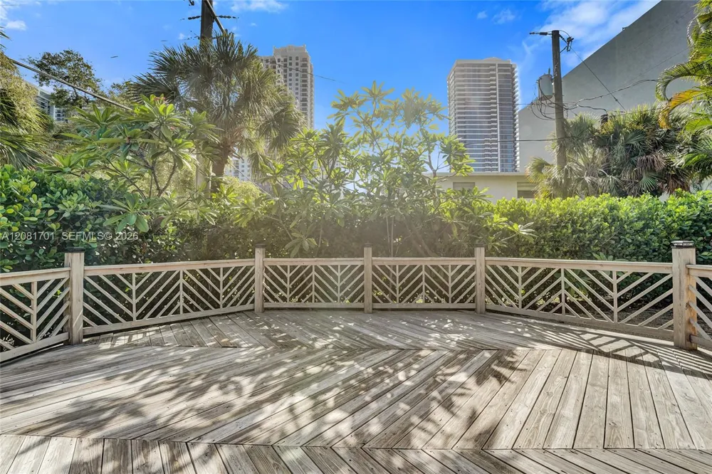 436 SW 4th Ave Fort Lauderdale, FL 33315