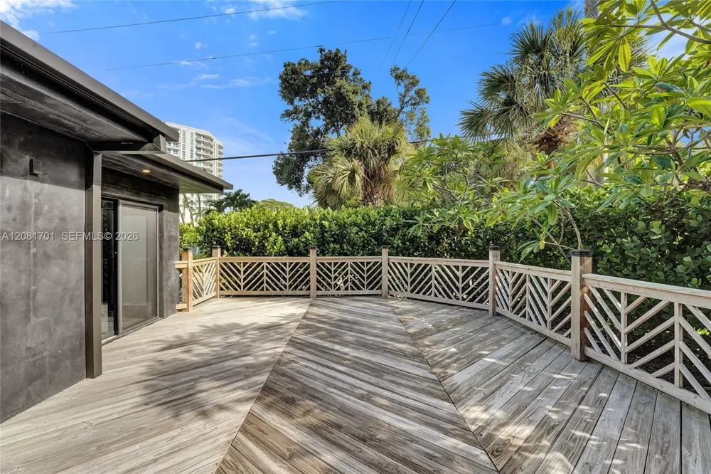436 SW 4th Ave Fort Lauderdale, FL 33315